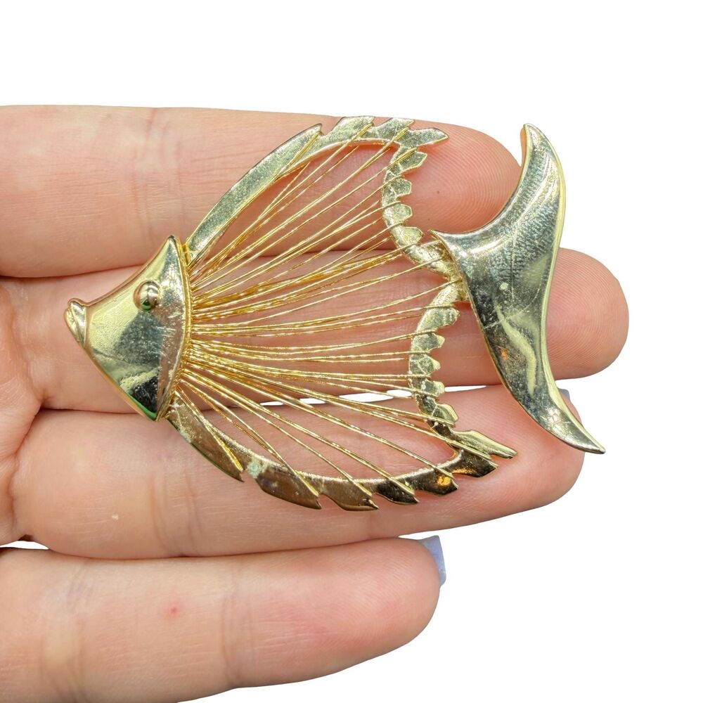 Vintage Angel Fish Brooch with gold wire work angelfish pin